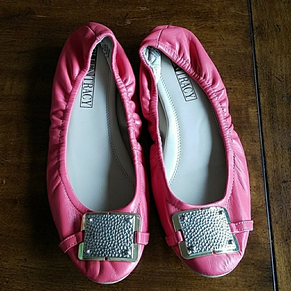 Ellen Tracy coral flats
